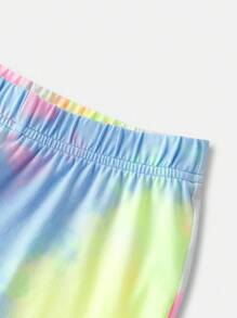 Conjunto de camiseta de cuello redondo de manga corta raglan holgada con estampado de corazón y mariposa efecto tie-dye y pantalones acampanados de punto para niñas preadolescentes, estilo de moda callejera informal