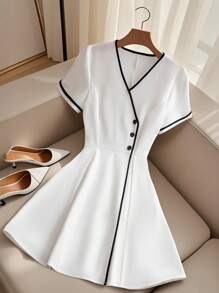 Franclia Rochie mulată cu decolteu în V, alb-negru, în culori contrastante, stil universitar - alb - Vizualizare 3