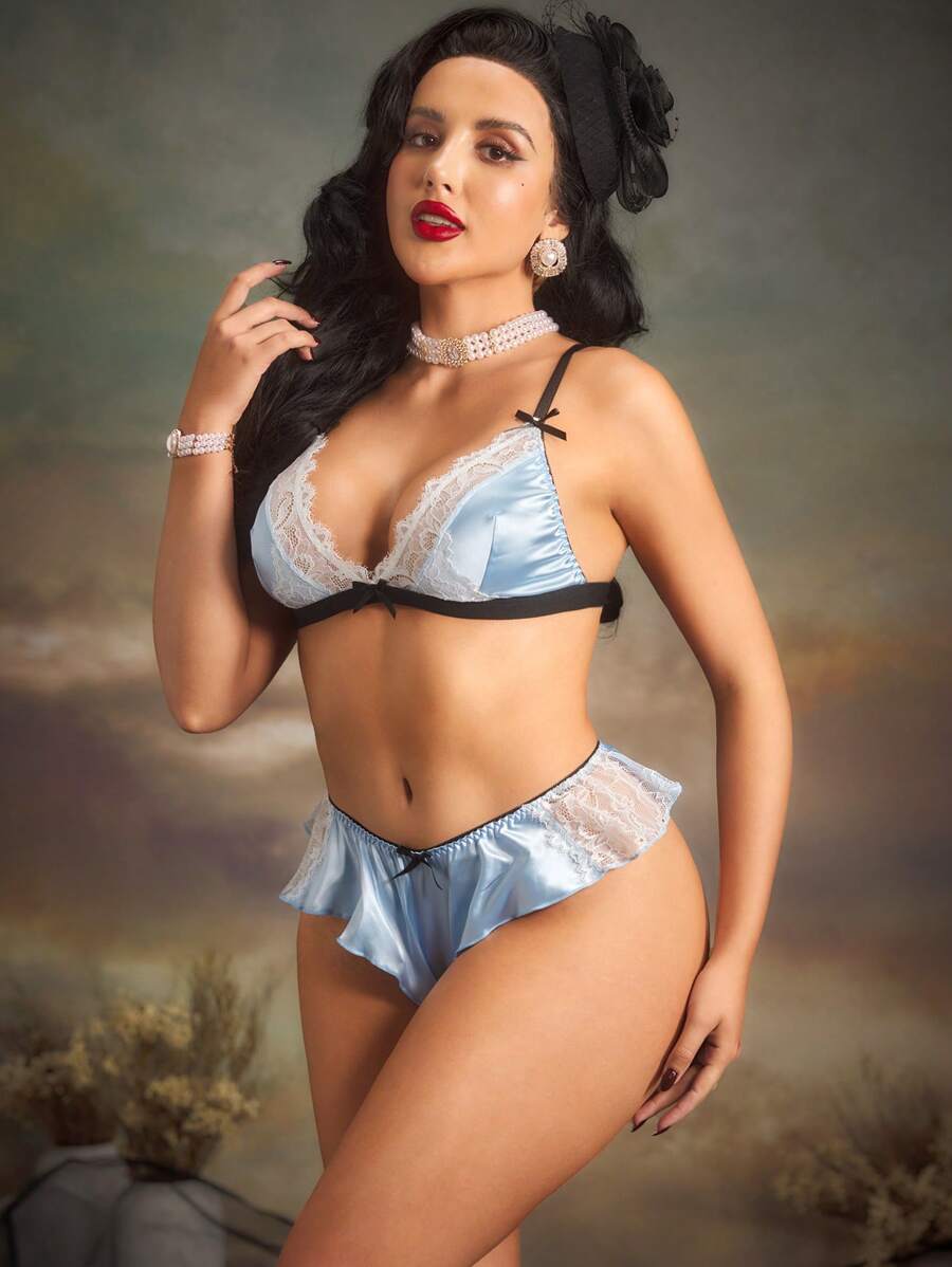 PinupPomp 2件套优雅蕾丝拼布缎面女士内衣套装 - 淺藍色 - 查看 1