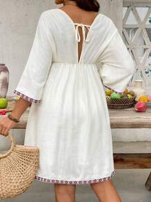 SHEIN 1件纯色刺绣领孕妇连衣裙，长袖白色女式连衣裙，女士短款连衣裙，夏季工作连衣裙，波西米亚风孕妇连衣裙，女士孕妇连衣裙，夏季孕妇连衣裙，白色波西米亚风连衣裙，孕妇度假连衣裙，刺绣孕妇连衣裙 - 白色 - 查看 8