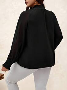 Chikora 大碼鎖眼領插肩袖襯衫 - 黑色 - 查看 2