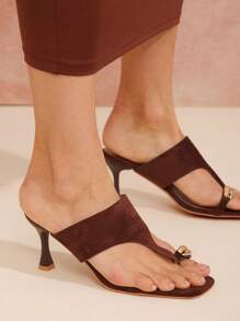 SHUZIA Sandalias de tacón con tiras entre los dedos y banda gruesa para mujer - Marrón - Ver 5