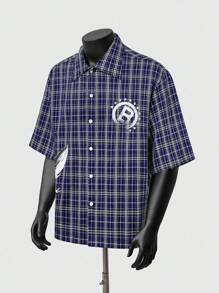 ROMWE MEN Street Life Áo sơ mi nam tay ngắn lấy cảm hứng từ phong cách đường phố Mỹ với họa tiết kẻ caro hình thiên thần trẻ em, thiết kế mùa hè - Màu xanh hải quân - Xem 2