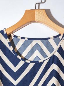 Franclia Women All-Over Print Round Neck Knot Front Casual Short Sleeve Blouse - Navy Blue - View 4