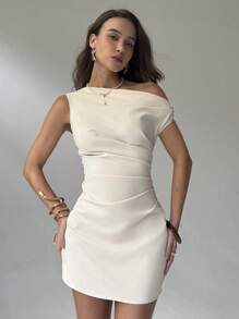 Aloruh 全新不对称不对称肩部设计褶皱腰身修身迷你杏色紧身连衣裙