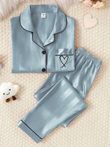 SHEIN Set de 2 piezas de pijama con top de manga corta y pantalones, con bordado de corazón jacquard, cómodo y casual para niñas