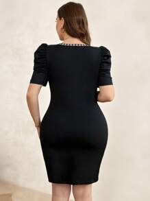 SHEIN Clasi Robe ajustée à manches bouffantes à col rond en patchwork à chevrons oversize