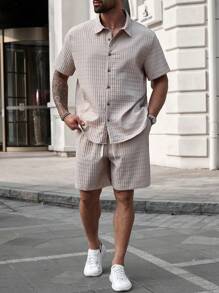 Manfinity Homme Conjunto de 2 piezas de camisa de manga corta con botones y textura + pantalones cortos para hombre talla grande
