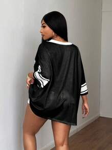 Maweii 大码女式夏季宽松网眼T恤，字母印花撞色黑白休闲T恤，适合度假穿着 - 彩色 - 查看 2