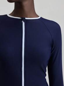 Ontre 2025 年新款女士沙滩装、独立日、度假风格、女士泳装套装、海军蓝配撞色饰边、前拉链、易穿脱、长袖、圆领、两件套泳衣、短裤、夏季服装、度假泳装、沙滩泳衣、防水泳衣 - 藏蓝色 - 查看 5