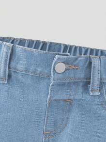 SHEIN Playful Pals 女婴新款休闲时尚牛仔短裤，直筒洗水牛仔裤 - 淺色水洗藍 - 查看 6