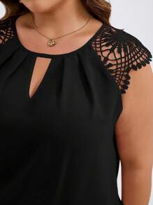 Reflora Plus Contrast Guipure Lace Keyhole Neck Blouse,Business Casual Woman - Black - View 4