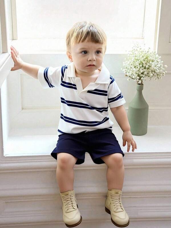 Souflis Souflis Kleinkind Jungen Set aus Lässig Urlaubs-Eleganz Gestreiftem Polohemd und Shorts, 2-teilig, geeignet für Alltagstragen, Ausflüge, Sommer