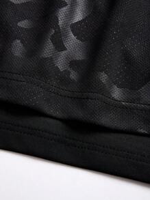 Manfinity Sport Corelite Quần short thể thao thường ngày in họa tiết tối giản dành cho nam - màu đen - Xem 6