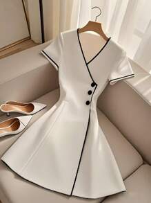 Franclia Rochie mulată cu decolteu în V, alb-negru, în culori contrastante, stil universitar - alb - Vizualizare 1