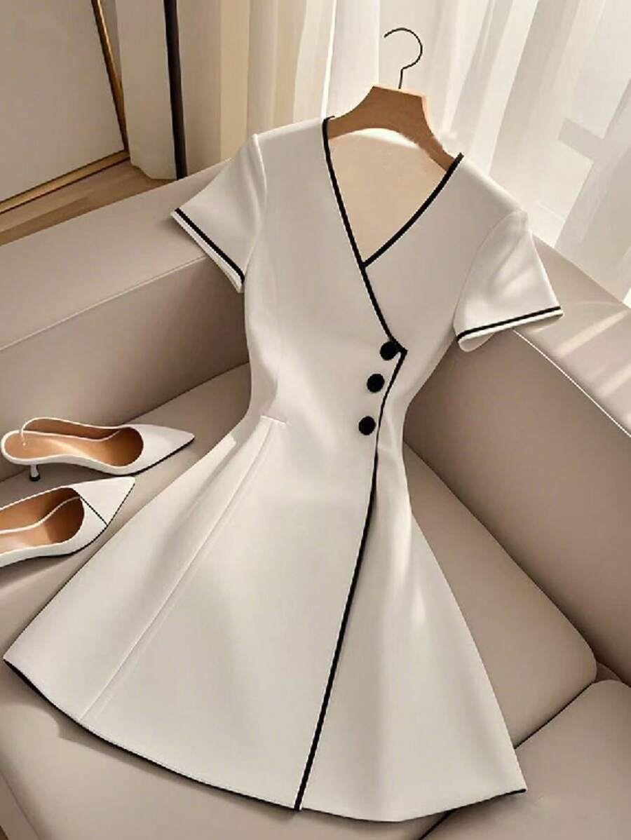 Franclia Rochie mulată cu decolteu în V, alb-negru, în culori contrastante, stil universitar - alb - Vizualizare 1