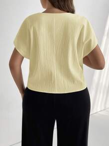 Firerie 大码女式V领露肩袖不对称下摆衬衫，休闲简约纯色夏季女式上衣，教师款 - 黃色 - 查看 3