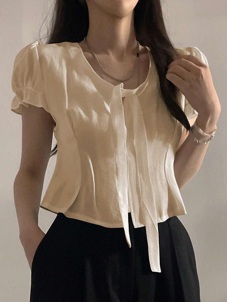 DAZY 女士纯色前部打结短袖短款优雅衬衫,返校服装 - 卡其色 - 查看 1