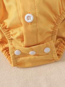 SHEIN Playful Pals 女婴休闲连体衣，荷叶边领，刺绣花卉图案，无袖，适合户外玩耍或舒适的家居穿着，用途广泛