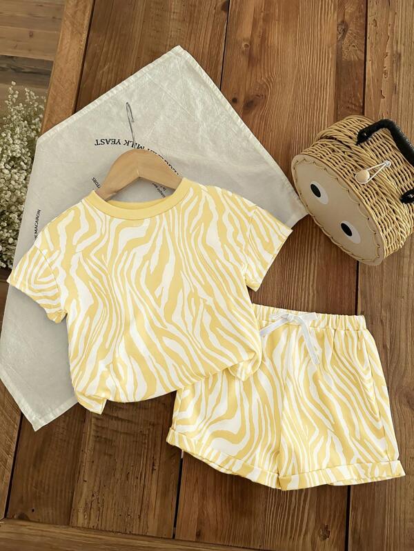 SHEIN LMoss Kids Conjunto informal de camiseta de manga corta de punto y pantalones cortos de cintura elástica para bebé niña, con estampado de cebra con contraste de color, adecuado para el verano
