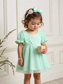 SHEIN Neugeborenen Baby Mädchen einfarbiges Spitze Patchwork Tüllkleid - Grün - Übersicht 1