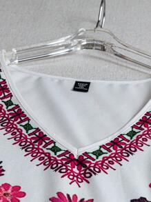 SHEIN LUNE Plus Size Casual Vacation Style Floral V-Neck Dress - Multicolor - View 4