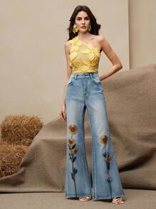 Anewsta Women Fashionable Casual Sunflower Embroidery Pocket Flared Jeans - Light Wash - View 1