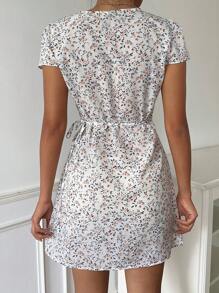 SHEIN EZwear 女式碎花斜领泡泡袖裹腰系带连衣裙，度假风格 - 白色 - 查看 5