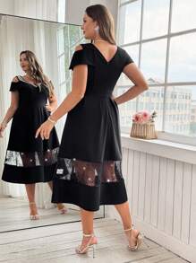 SHEIN Clasi Curve Plus Size 女式亮片拼接露肩下摆拼接亮片蕾丝长裙、小黑裙、飘逸连衣裙、鸡尾酒会礼服女 - 黑色 - 查看 15