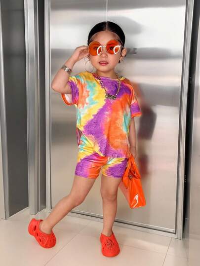 嬰兒女孩可愛休閒印染短袖鬆身針織T恤套裝，搭配彈性腰短褲，適用於夏季