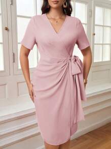 SHEIN Privé Vestido de talla grande para mujer de color fucsia, elegante, con escote en V y mangas cortas, a media pierna, apropiado para una cita romántica de San Valentín - Rosa vieja - Ver 3