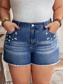 EMERY ROSE Plus Size Women Casual Pockets Frayed Hem Embroidered Daisy Flower Summer Shorts - Blue - View 6
