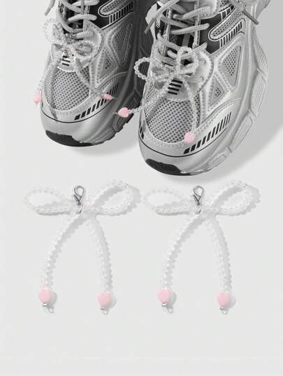 Kawaii 2 pièces/set Clips pour chaussures en cristal transparent fait main avec perles en forme de cœur et nœud papillon, minimaliste et élégant, accessoire polyvalent, convient aux femmes et aux filles, idéal pour le port quotidien et les cadeaux
