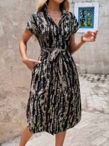 SHEIN Clasi 女装休闲度假旅行几何图案印花前扣衬衫腰带蝴蝶结口袋侧开衩2025夏季新款短袖长裙