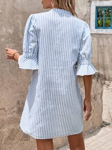 SHEIN Clasi Sommer elegantes Damen V-Ausschnitt Baumwolle und gestreiftes Kurzarm Kleid, mit mikroversteckter Taille, A-Linie