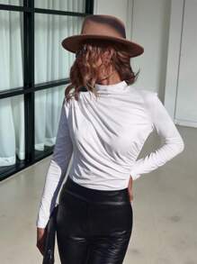 Lavishia Camiseta de cuello alto de espalda con abertura de ojo fruncido - Blanco - Ver 5
