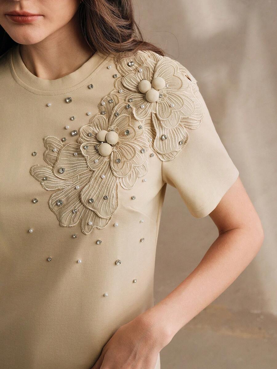 Anewsta Elegant Women Short Sleeve Round Neck T-Shirt With 3D Floral Print Applique - Khaki - View 1