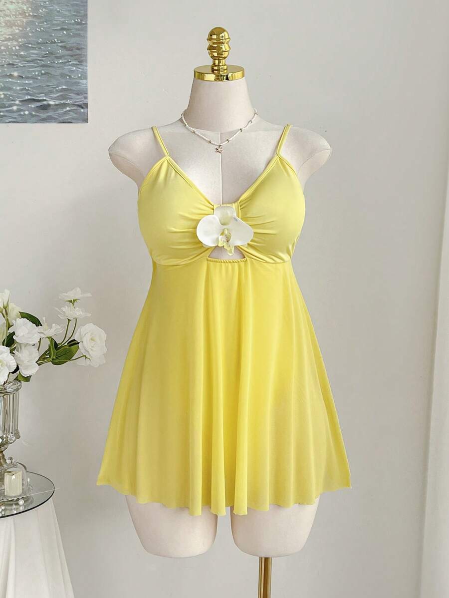 SHEIN EZwear Große Größen Sommer Strandurlaub Gelbes lässiges Slip-Kleid mit Rüschen