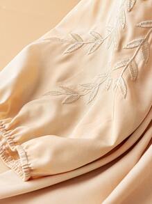 SHEIN LUNE 大码女式优雅色块抽绳印花衬衫 - 杏色 - 查看 3