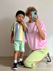 SHEIN 2 件装年轻男孩休闲学院风舒适时尚简约实用百搭柔软宽松韩版大条纹彩色 Polo 衫和绿色短裤套装，适合日常上学、度假、派对、春夏