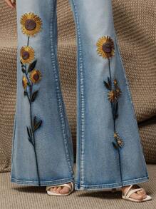 Anewsta Women Fashionable Casual Sunflower Embroidery Pocket Flared Jeans - Light Wash - View 7