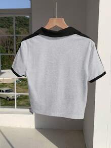 Comfortcana Áo thun cổ bẻ in họa tiết màu tương phản cổ điển dành cho nữ - Xám - Xem 2