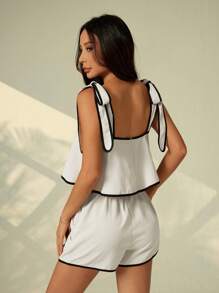 SHEIN PETITE Kadın İki Parça Kıyafetler, Kontrast Renkli Kenarlar, Fırfırlı Fiyonk Askılı Yelek Üst ve Bol Şort, Bol ve Rahat, Günlük Giyim İçin Uygun, İlkbahar/Yaz - Kayısı - Görünüm 2