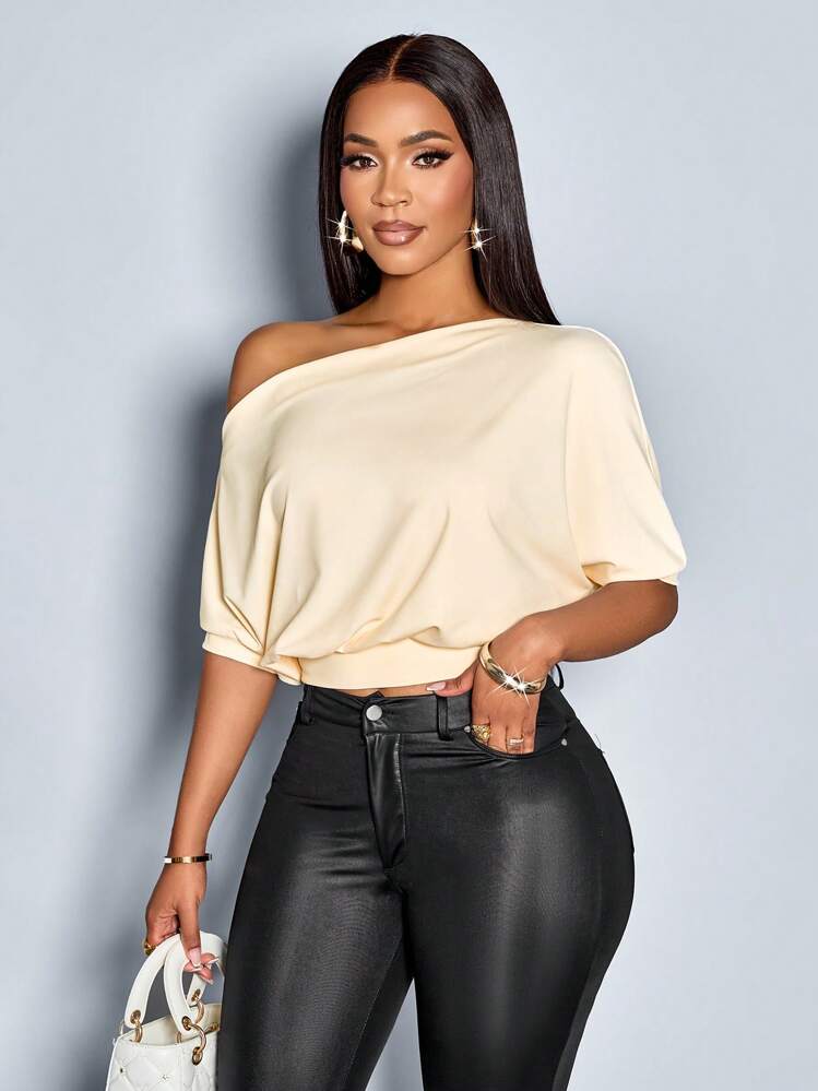 SOLERSUN 女式纯色不对称领口皱褶肩部T恤 - 杏色 - 查看 4