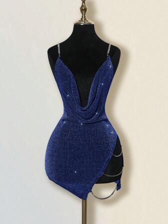 GloRilla x SHEIN ICON 引人注目的垂坠领口水钻装饰露背交叉细肩带高开叉迷你连衣裙