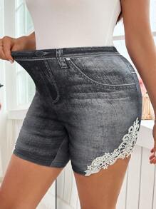SHEIN Clasi Pantalones cortos de ciclista informales de talla grande para mujer con estampado de encaje falso de mezclilla, para verano