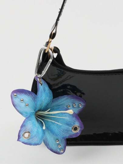 Fairycore 1 pieza Llavero/adorno para bolso con diseño de flor de lirio con remaches y ojales, en color azul primavera/verano, accesorio elegante y fresco, adecuado para combinar en vacaciones