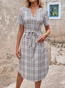 SHEIN Clasi 夏季优雅女士格纹印花V领吊带腰A字短款连衣裙 - 彩色 - 查看 1