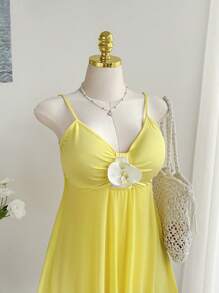 SHEIN EZwear Große Größen Sommer Strandurlaub Gelbes lässiges Slip-Kleid mit Rüschen