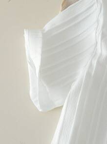 SHEIN 两件套婴儿 1 岁母亲节服装 - 白色条纹短袖衬衫（有领和口袋），搭配卡其色宽松短裤 - 彩色 - 查看 4